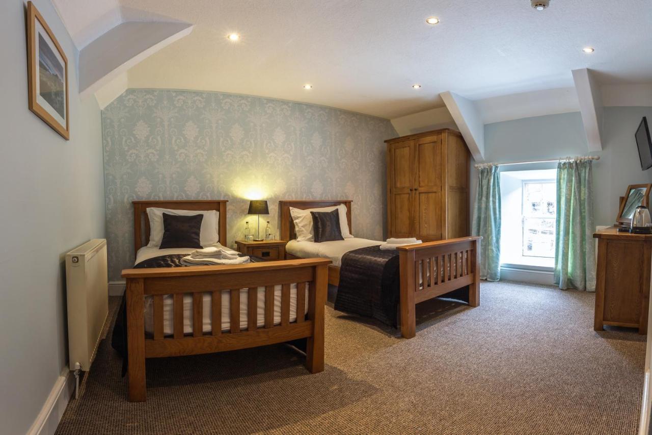 The Cambrian Inn Solva Extérieur photo