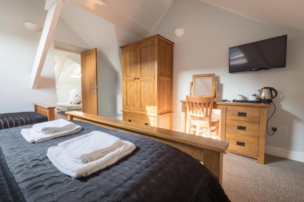 The Cambrian Inn Solva Extérieur photo