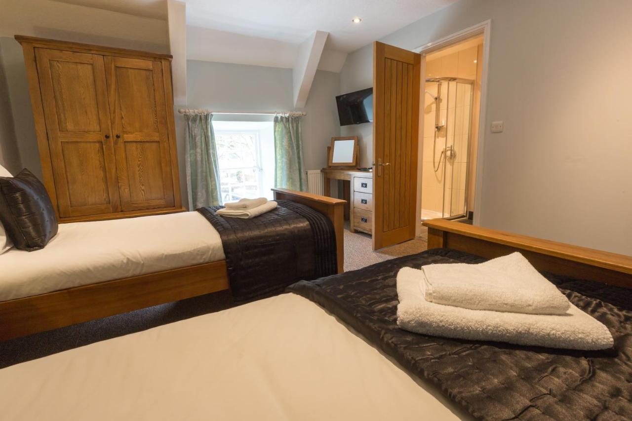 The Cambrian Inn Solva Extérieur photo