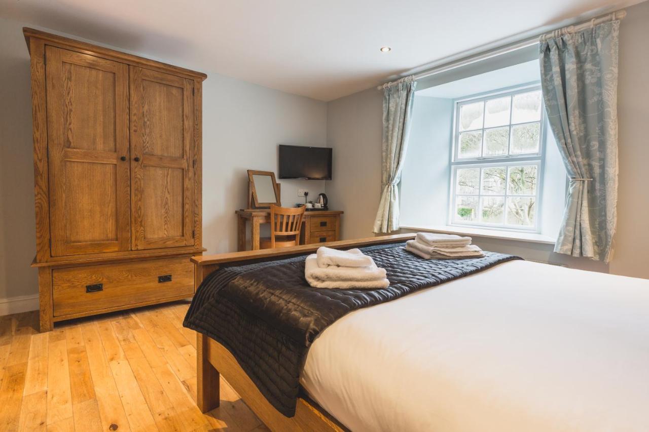 The Cambrian Inn Solva Extérieur photo