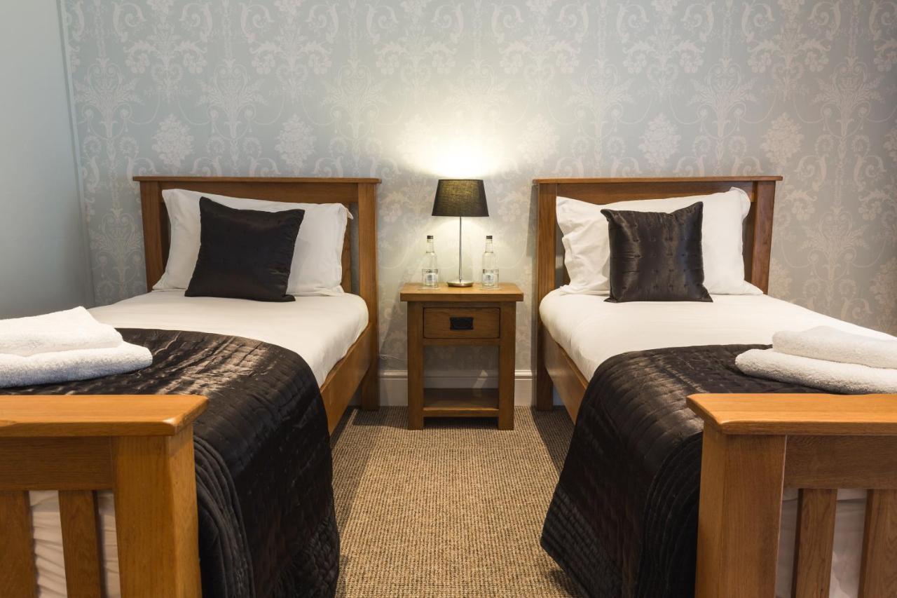 The Cambrian Inn Solva Extérieur photo